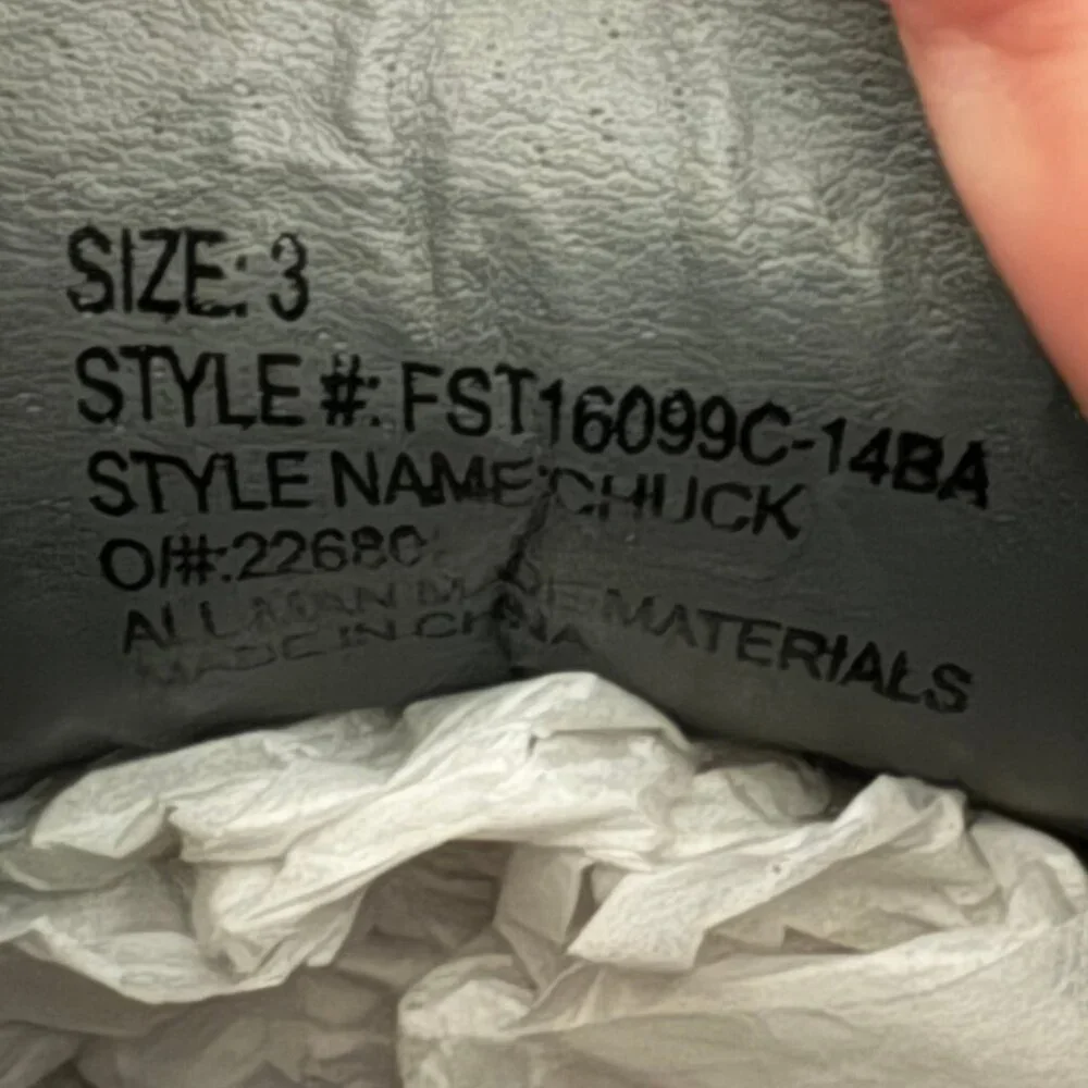 NWOB Crown & Ivy Kids‎ Chuck Grey Shoes Size 3M